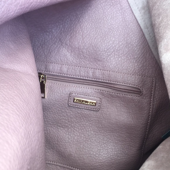 Chic New Vegan Leather Tote Bag - Picture 8 of 11